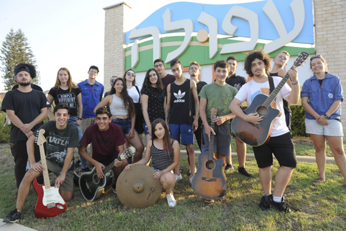 המטרה של הקיץ הושגה: בני הנוער בעפולה הפיקו אלבום שירים